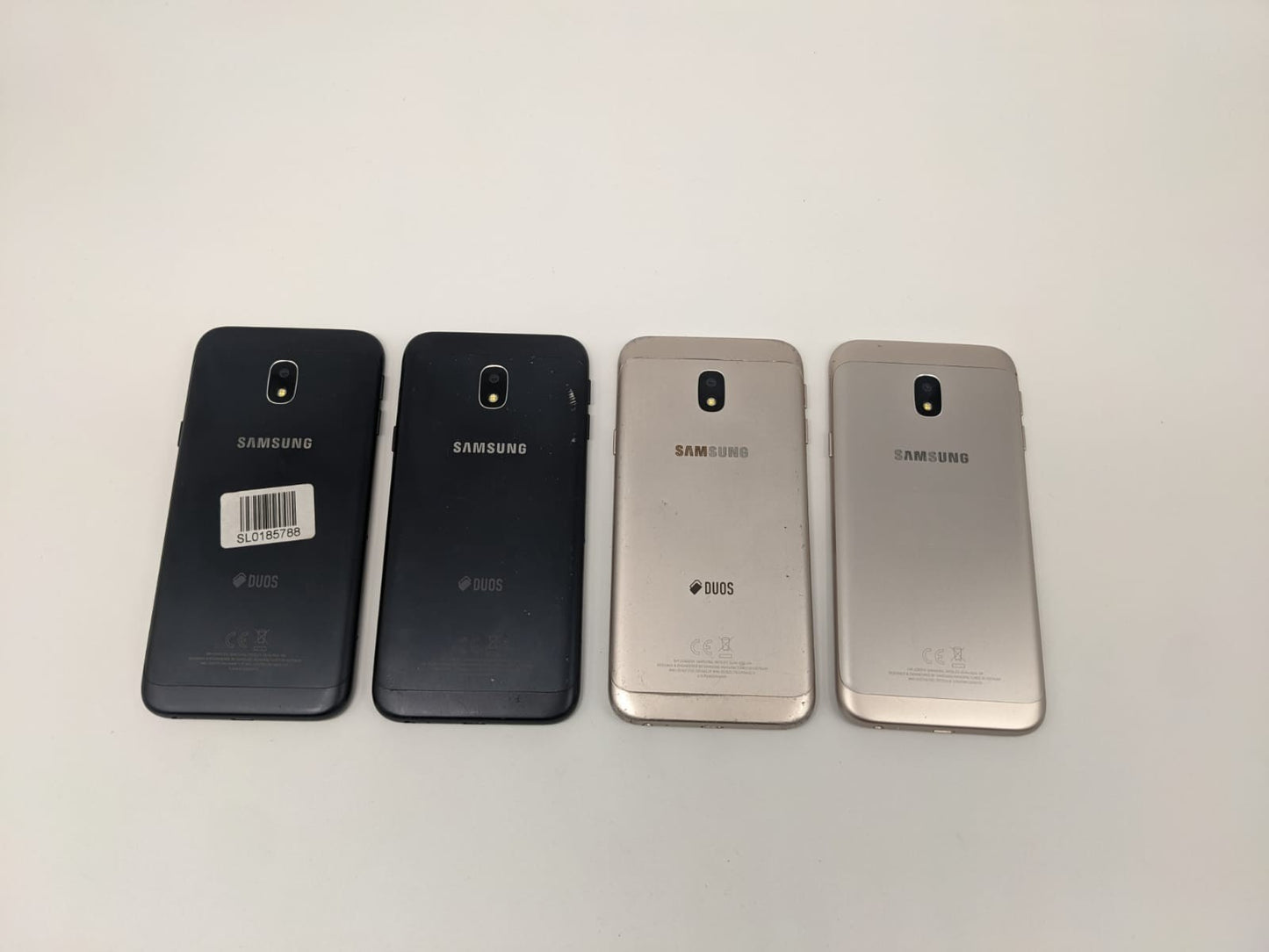 4x Samsung Galaxy J3 2017 SM-J330F Smartphone | UNGETESTET