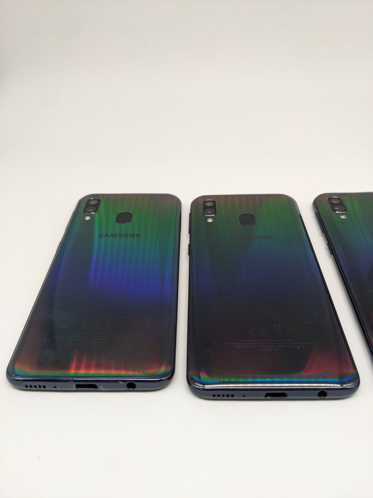 4x Samsung Galaxy A40 SM-A405FN/DS Smartphone | LÄDT/STARTET NICHT