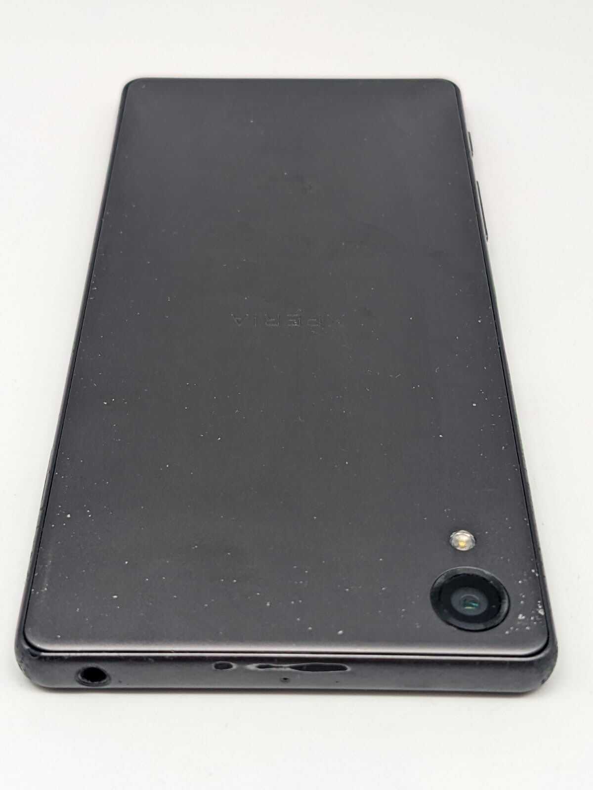Sony Xperia X F5122 Schwarz Teilespender Ersatzteile Bastler | DEFEKT