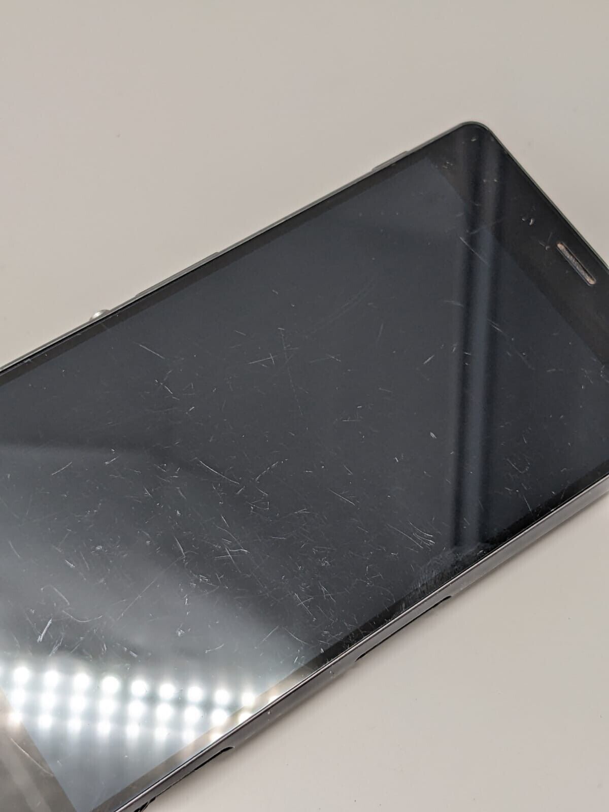 Sony Xperia Z3 D6603 Schwarz Smartphone | PINSPERRE