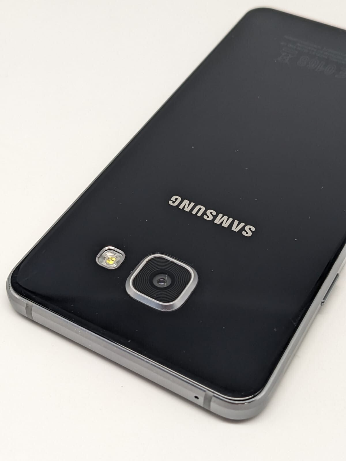 Samsung Galaxy A3 2016 SM-A310F 16GB Schwarz | OHNE SIMLOCK