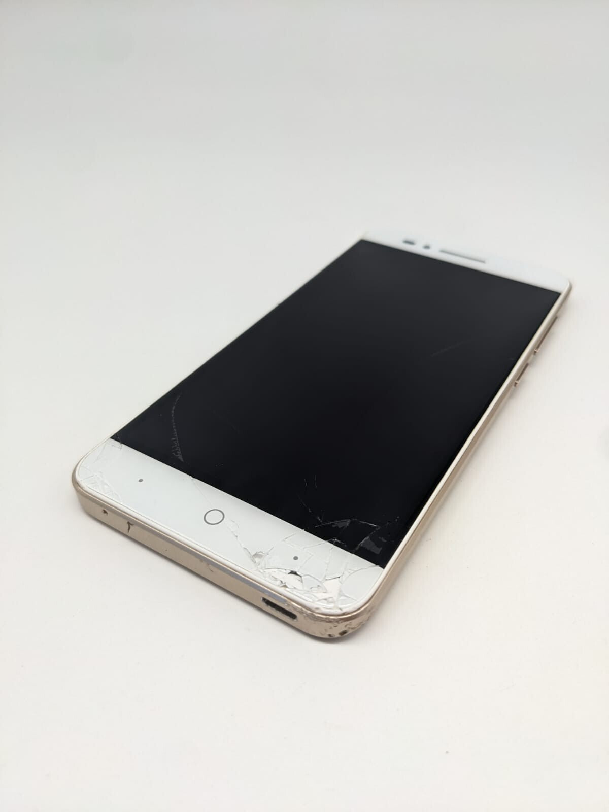 ZTE Blade A612 Weiß Gold Smartphone | LÄDT/STARTET NICHT