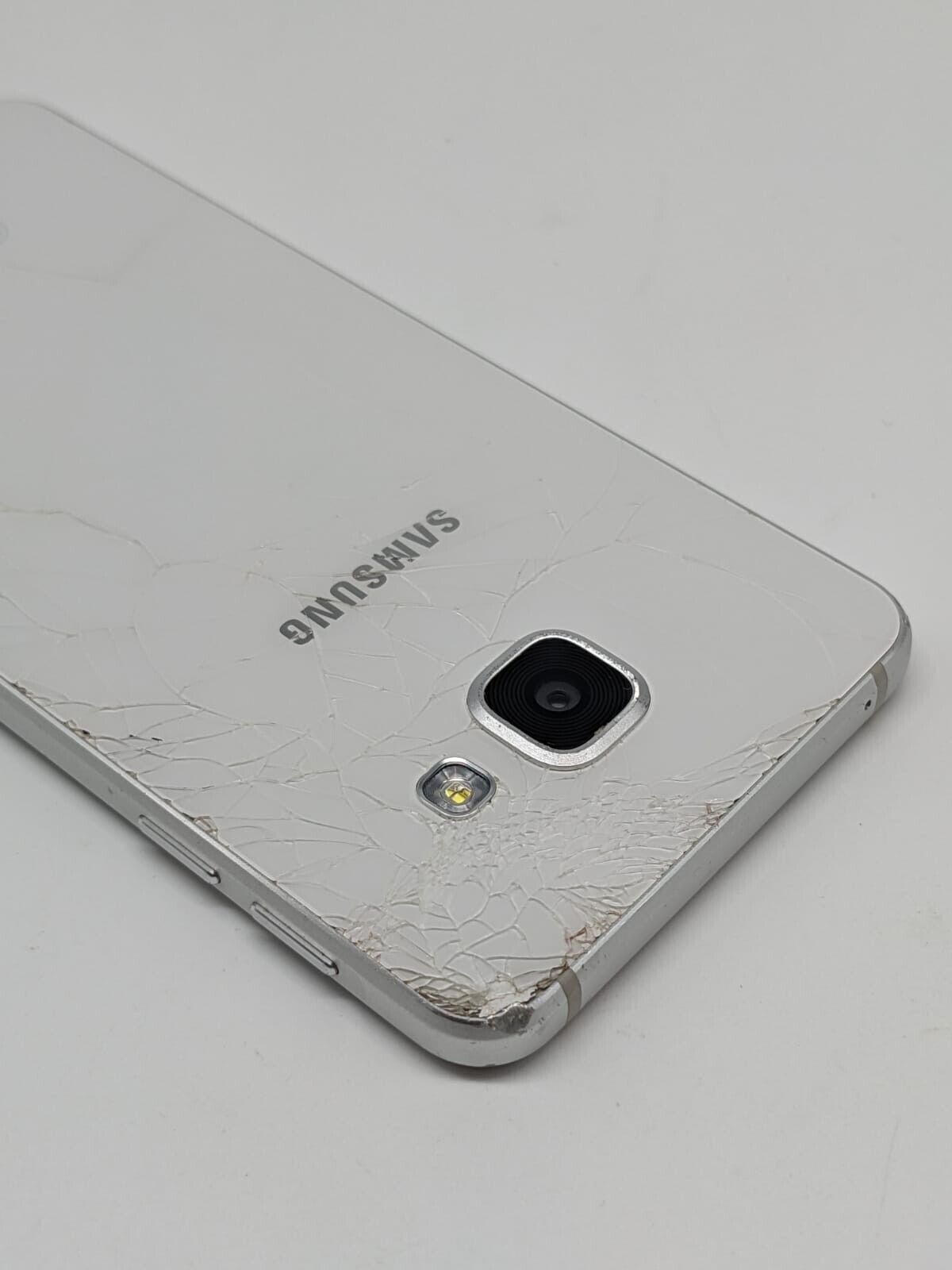 Samsung Galaxy A3 2016 SM-A310F 16 GB Weiß | OHNE SIMLOCK