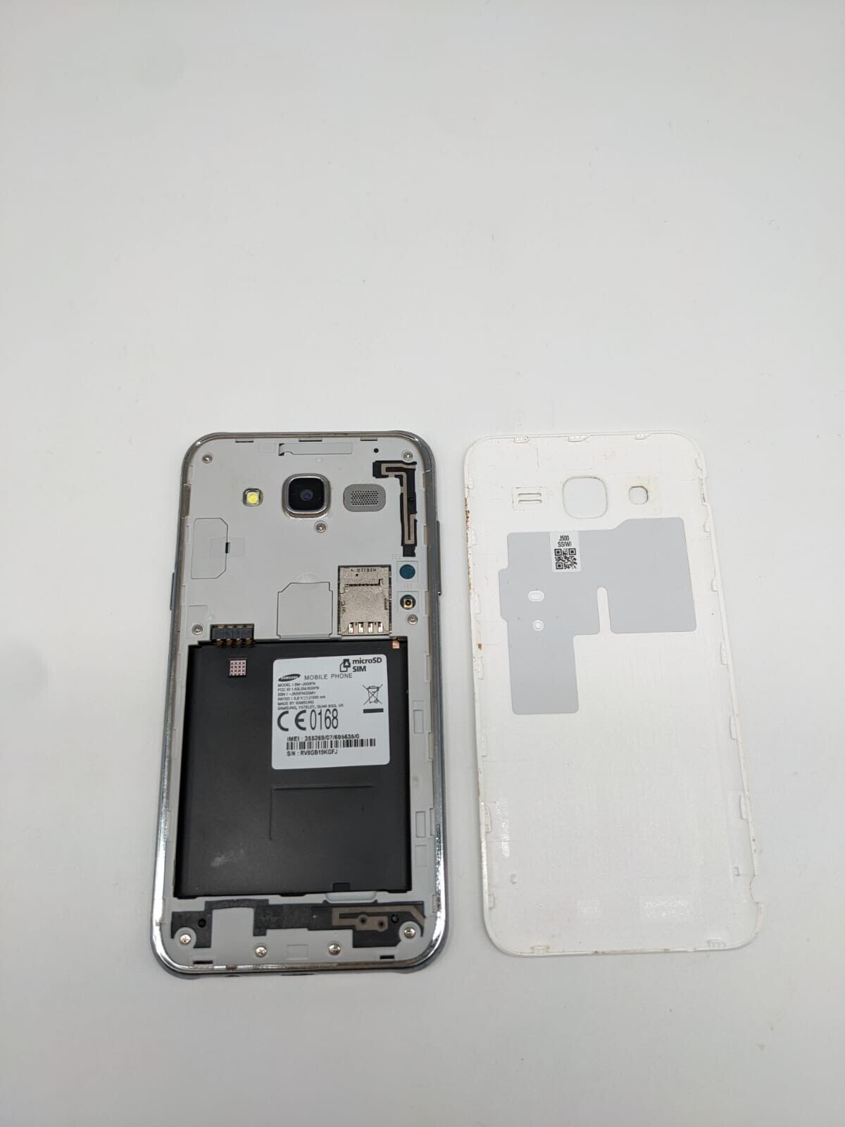 Samsung Galaxy J5 2015 SM-J500FN Weiß | OHNE AKKU | DISPLAYDEFEKT