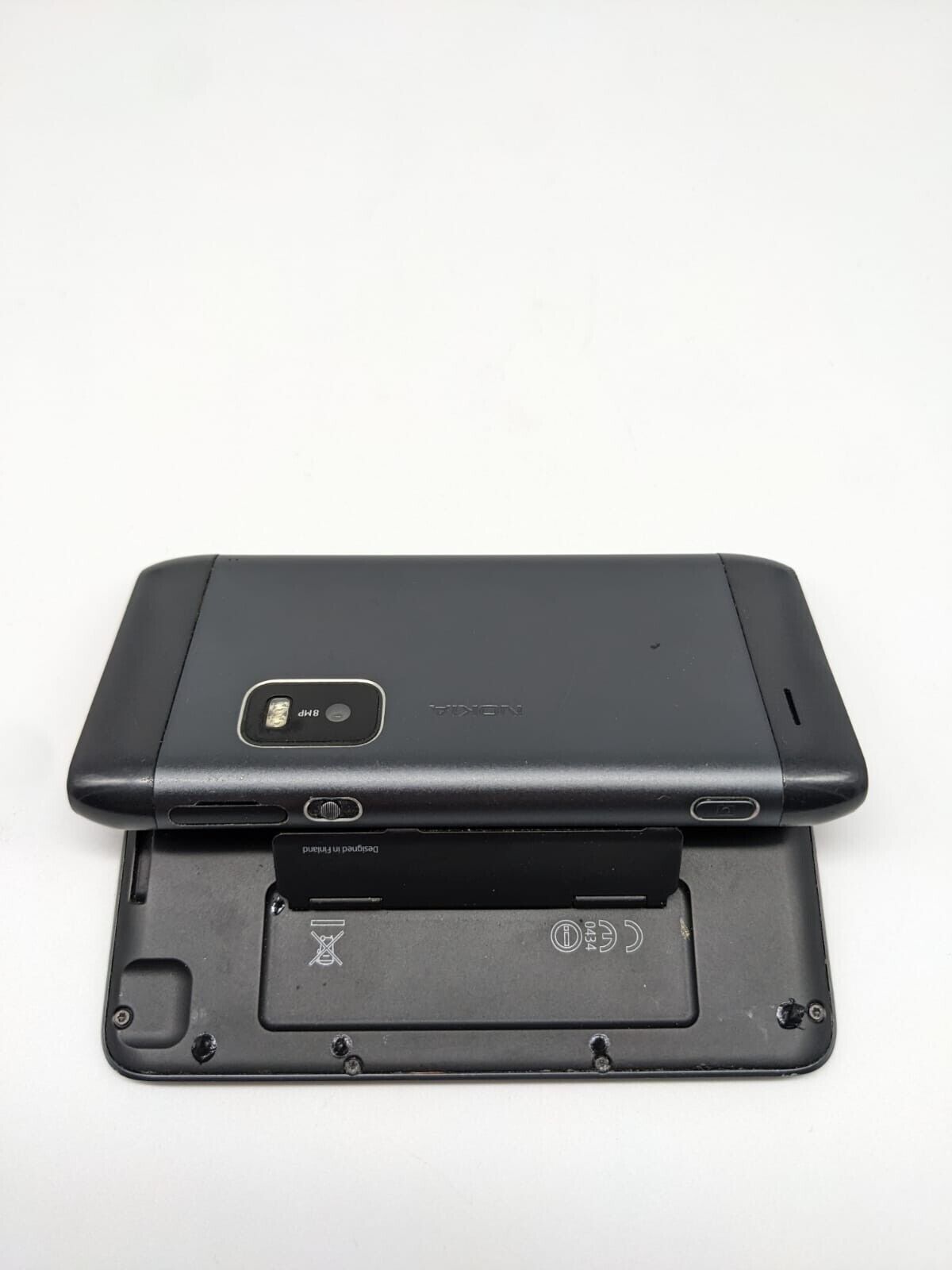 Nokia E7 Schwarz Smartphone | LÄDT/STARTET NICHT #X6