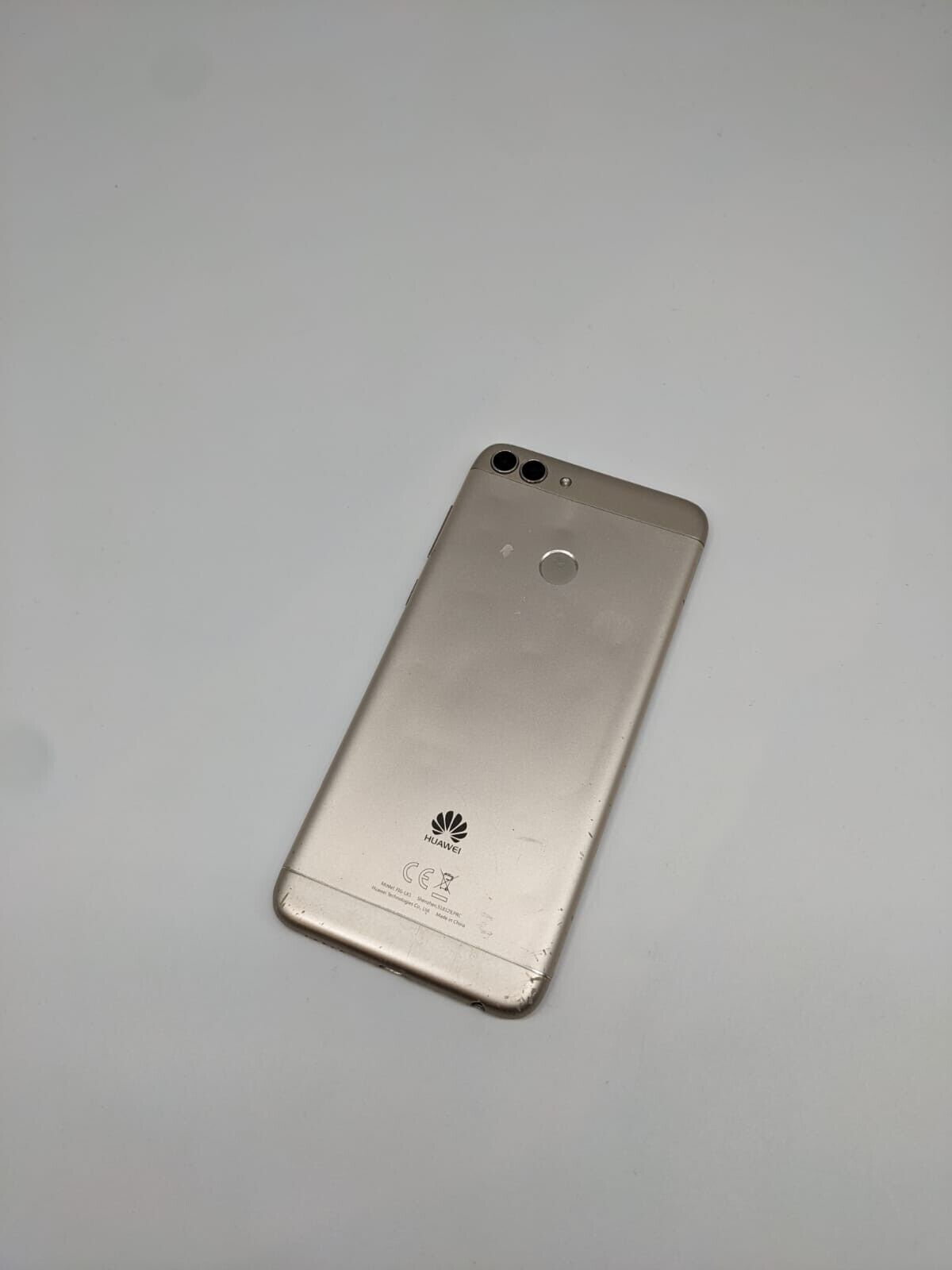 Huawei P Smart Weiß FIG-LX1 Smartphone Teilespender | LÄDT/STARTET NICHT