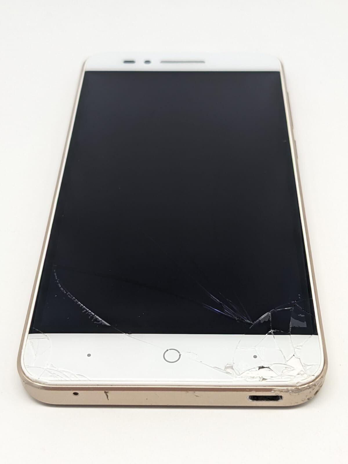 ZTE Blade A612 Weiß Gold Smartphone | LÄDT/STARTET NICHT