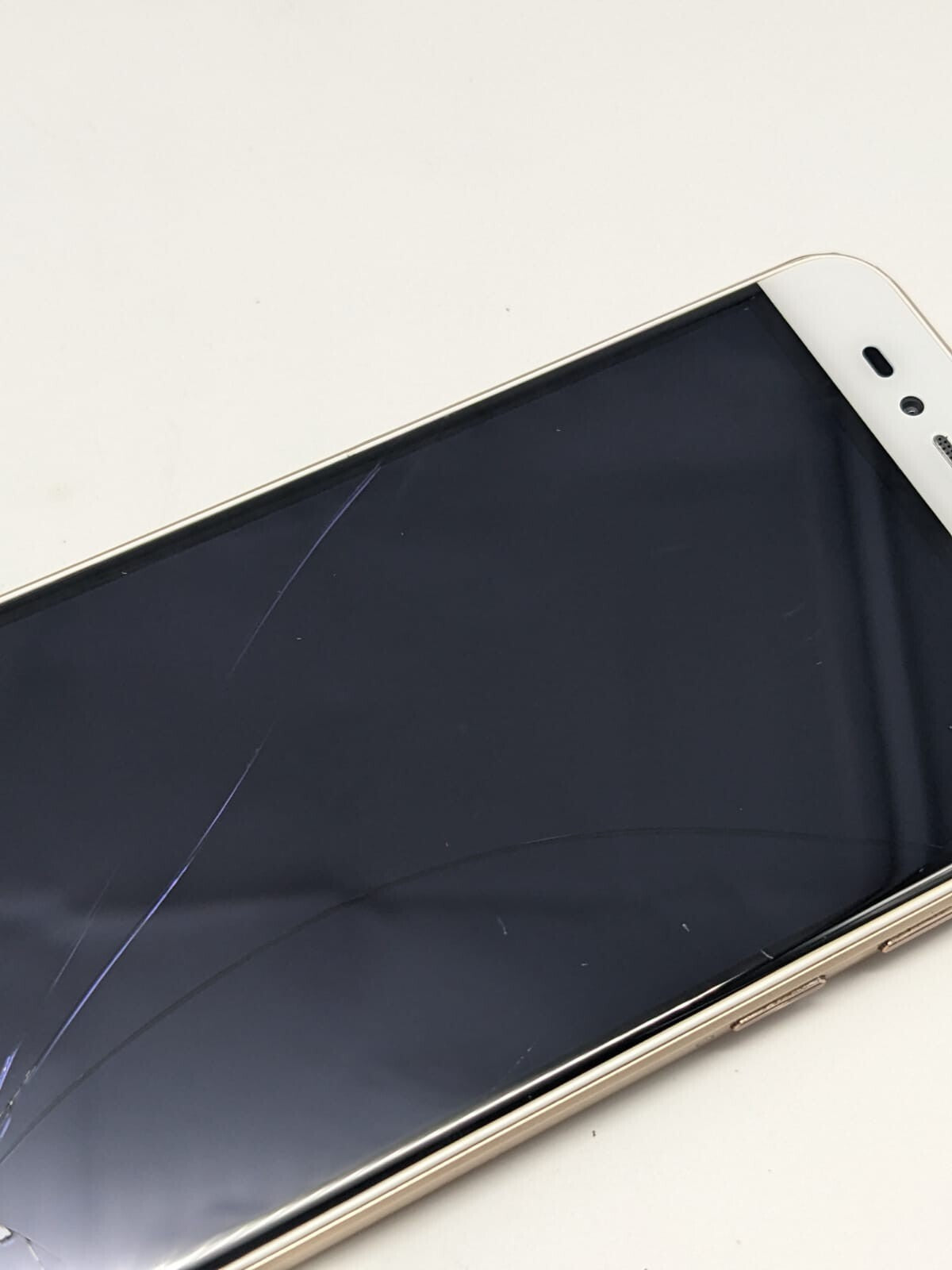 ZTE Blade A612 Weiß Gold Smartphone | LÄDT/STARTET NICHT