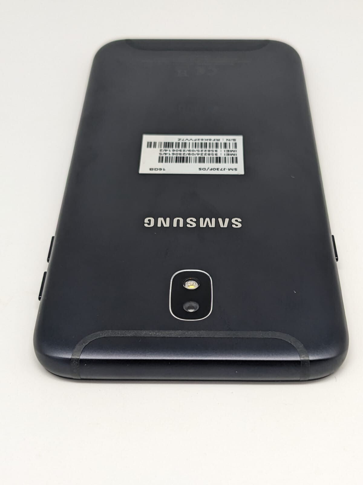 Samsung Galaxy J7 2017 SM-J730F/DS Schwarz 16GB | OHNE SIMLOCK