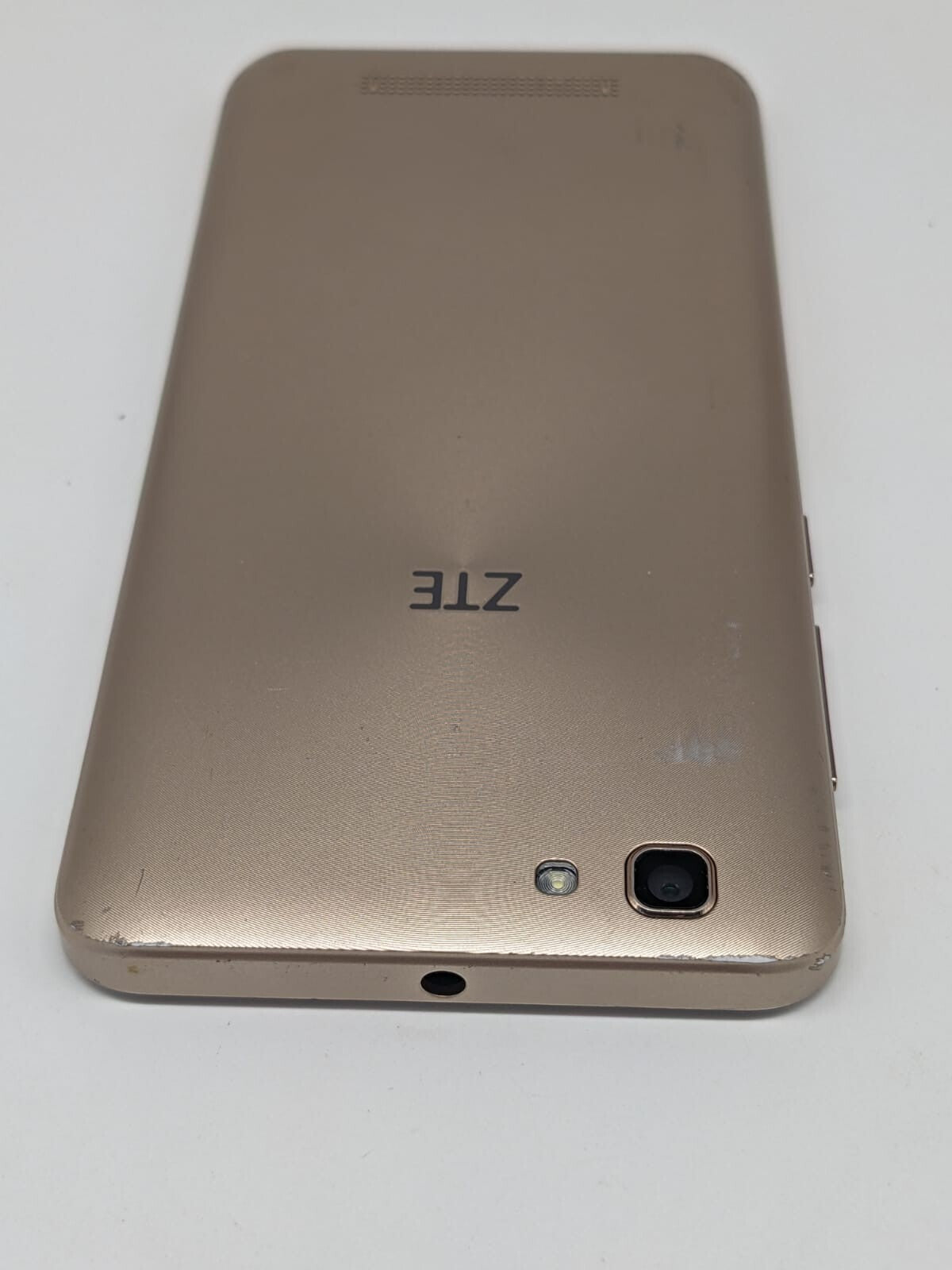 ZTE Blade A612 Weiß Gold Smartphone | LÄDT/STARTET NICHT