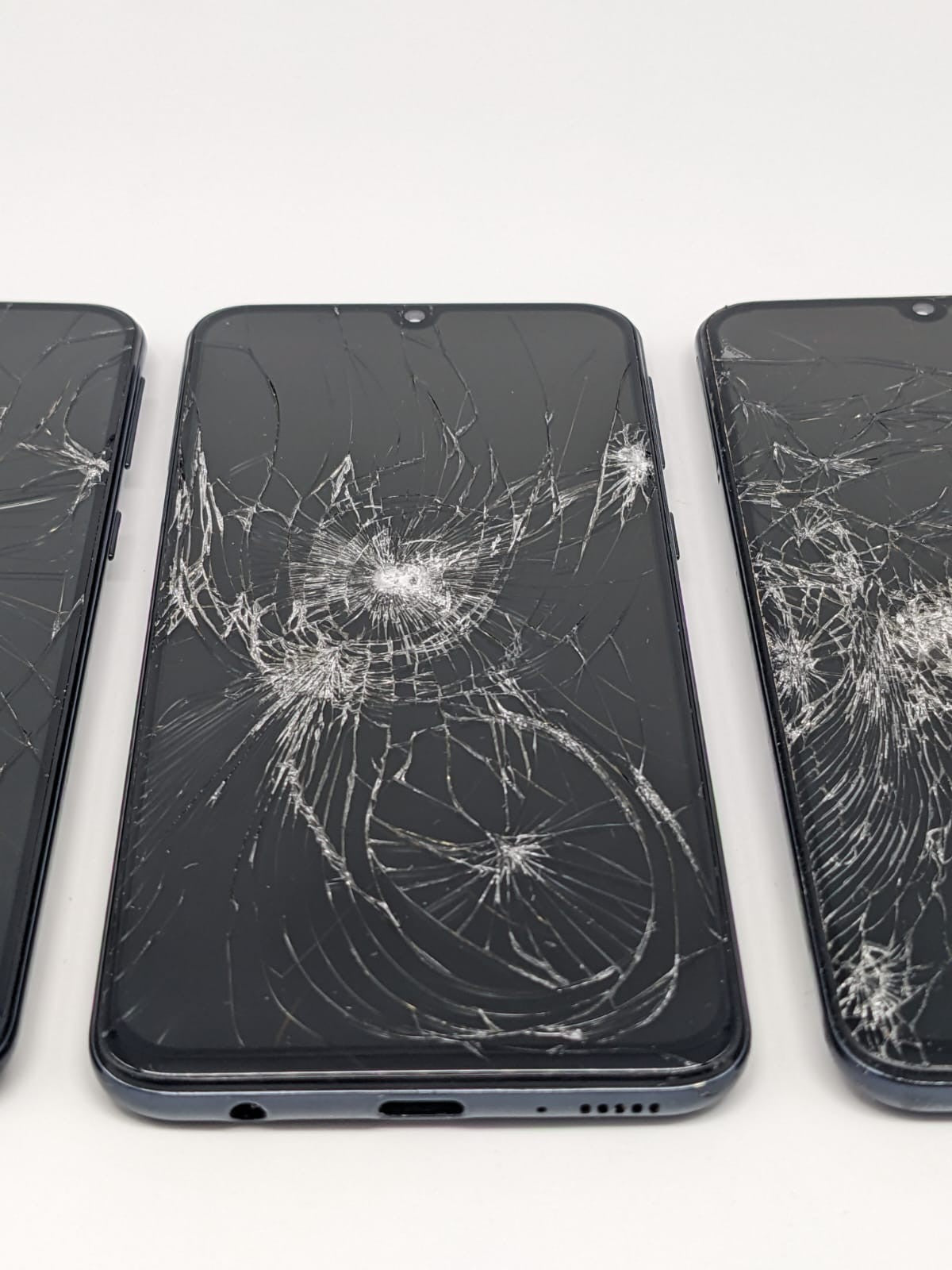 4x Samsung Galaxy A40 SM-A405FN/DS Smartphone | LÄDT/STARTET NICHT
