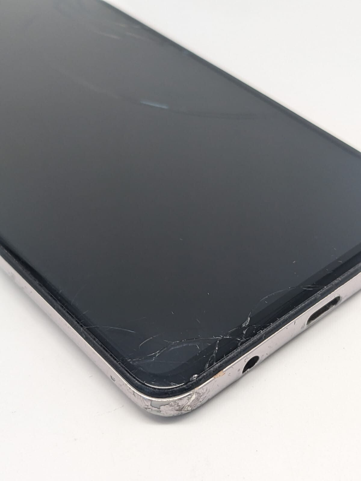 Samsung Galaxy A51 SM-A515F Weiß Teilespender Ersatzteile | LÄDT/STARTET NICHT