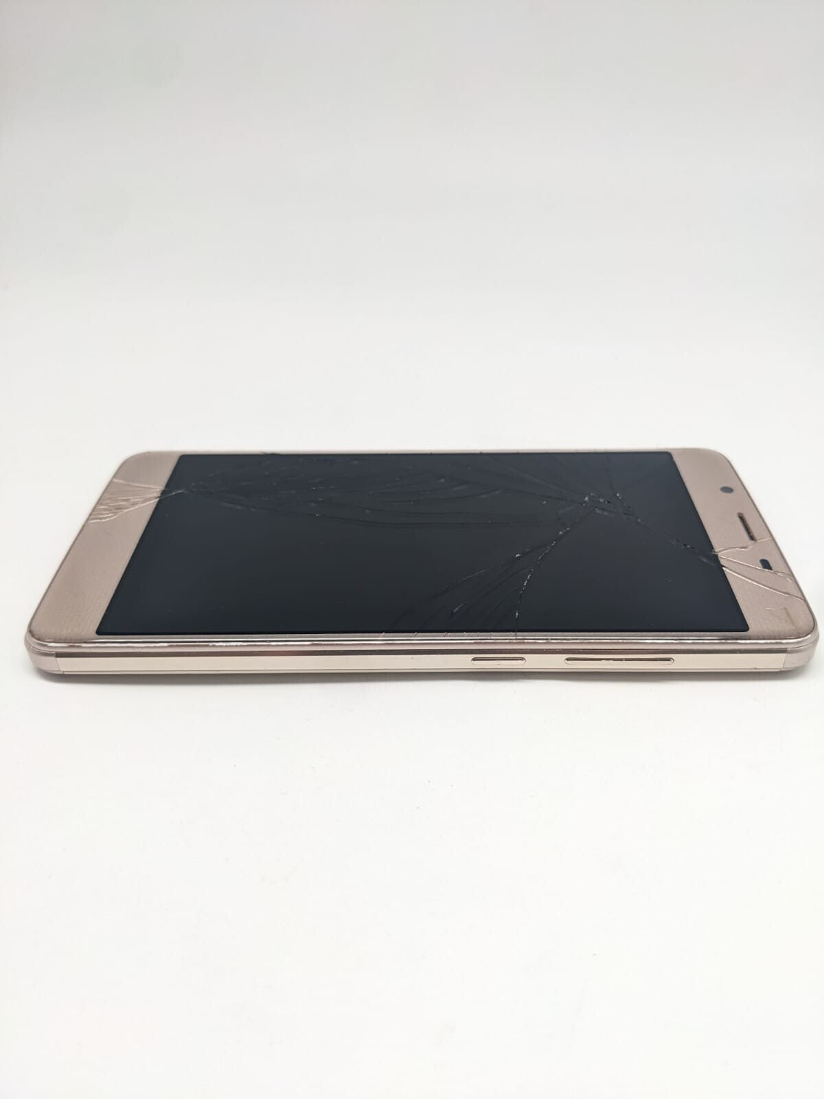 Blackview P2 Gold Smartphone Teilespender Ersatzteile | LÄDT/STARTET NICHT
