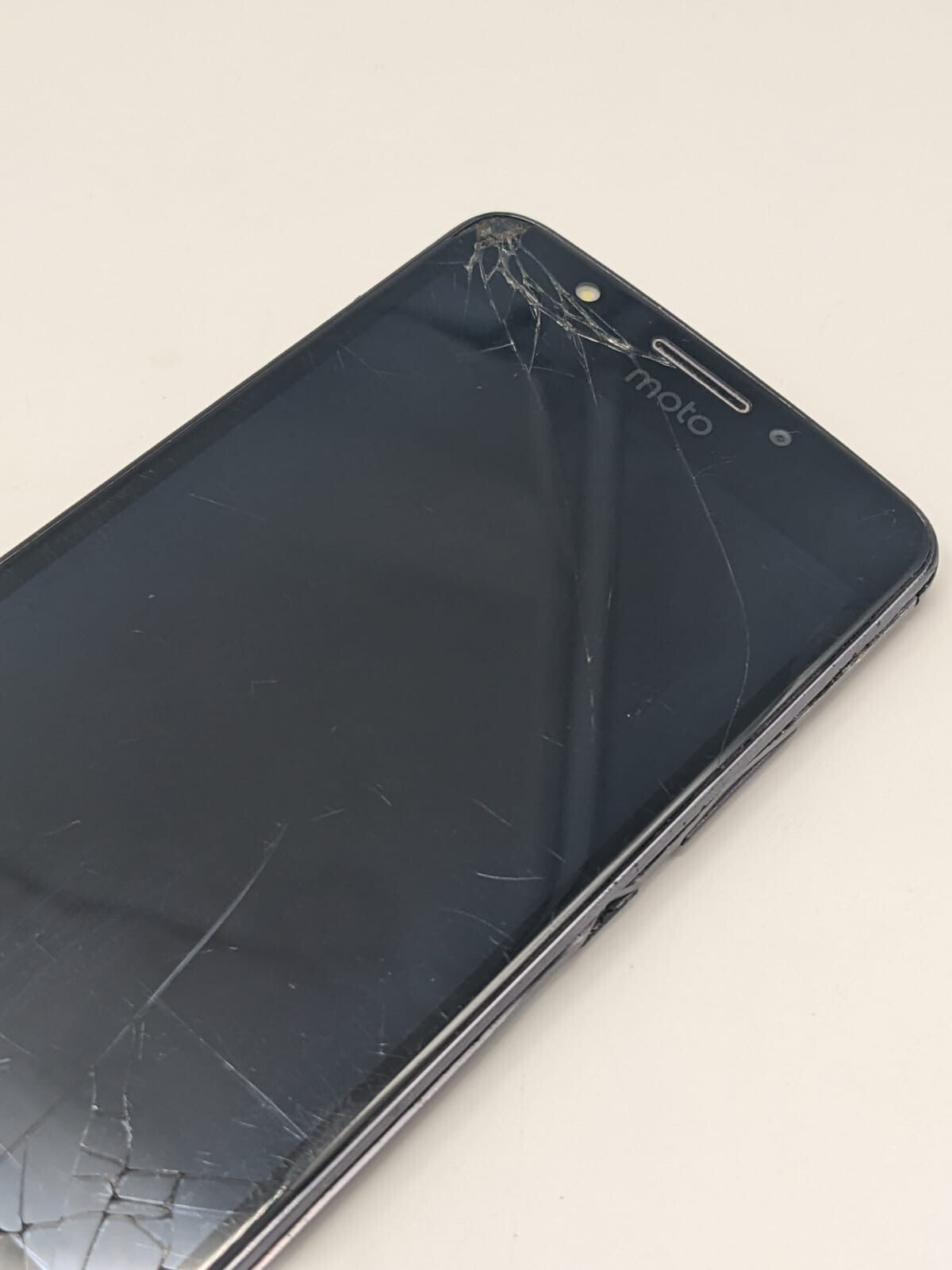 Motorola Moto E4 Grau XT1762 Smartphone | OHNE SIMLOCK