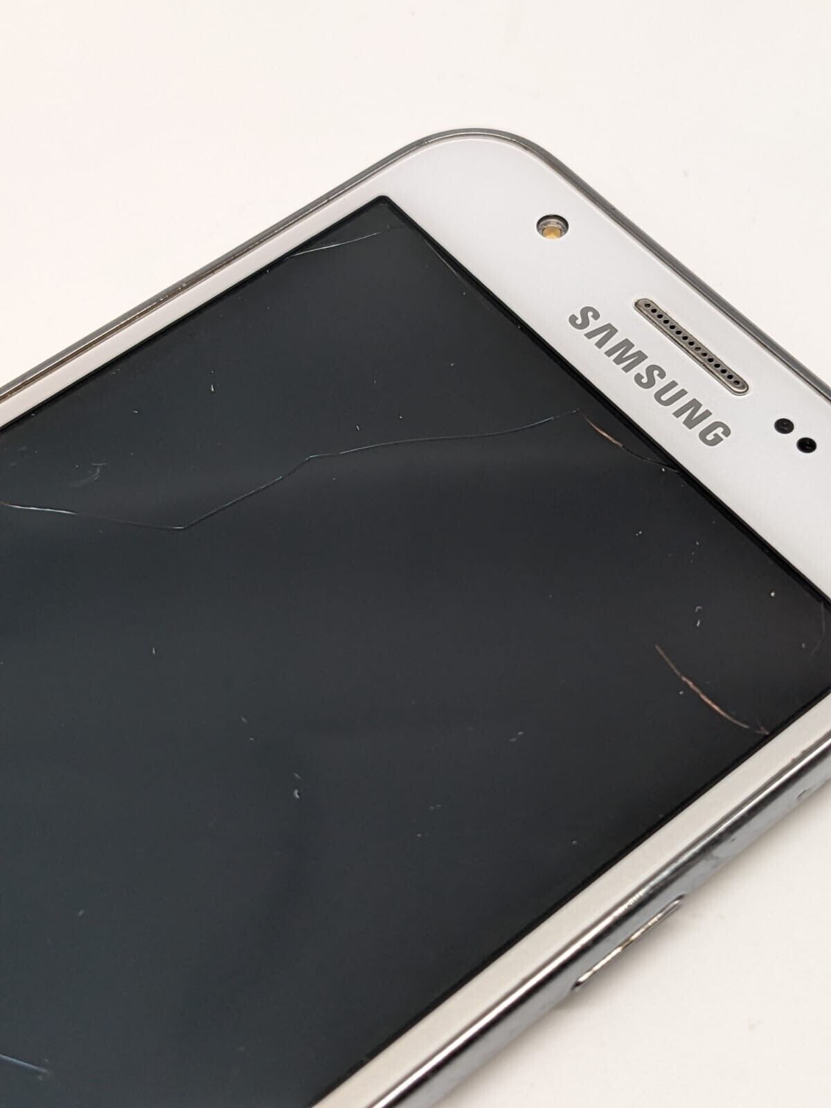 Samsung Galaxy J5 2015 SM-J500FN Weiß | OHNE AKKU | DISPLAYDEFEKT
