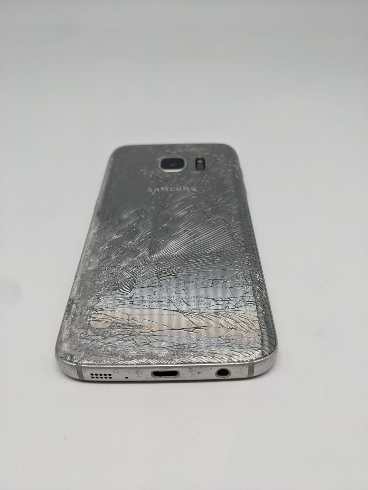 Samsung Galaxy S7 SM-G930F Smartphone Teilespender | LÄDT/STARTET NICHT