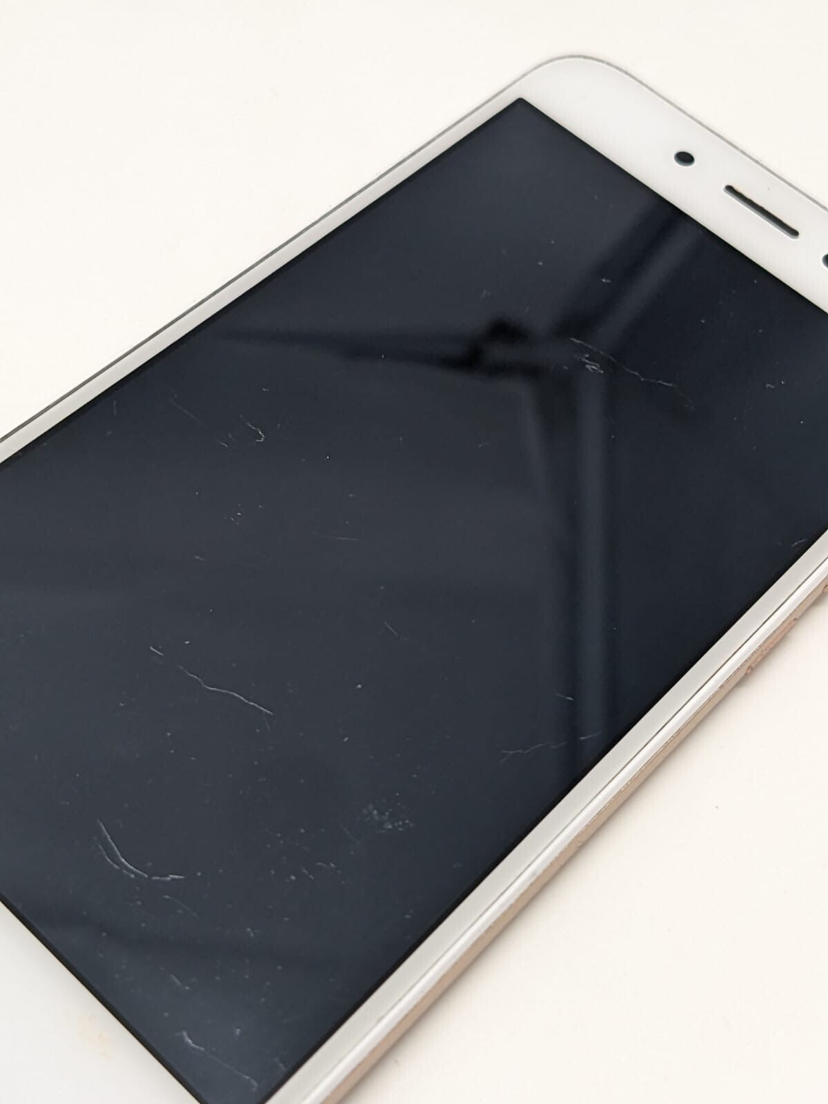 Huawei Honor 6A DLI-L22 Weiß Smartphone Ersatzteile | LÄDT/STARTET NICHT