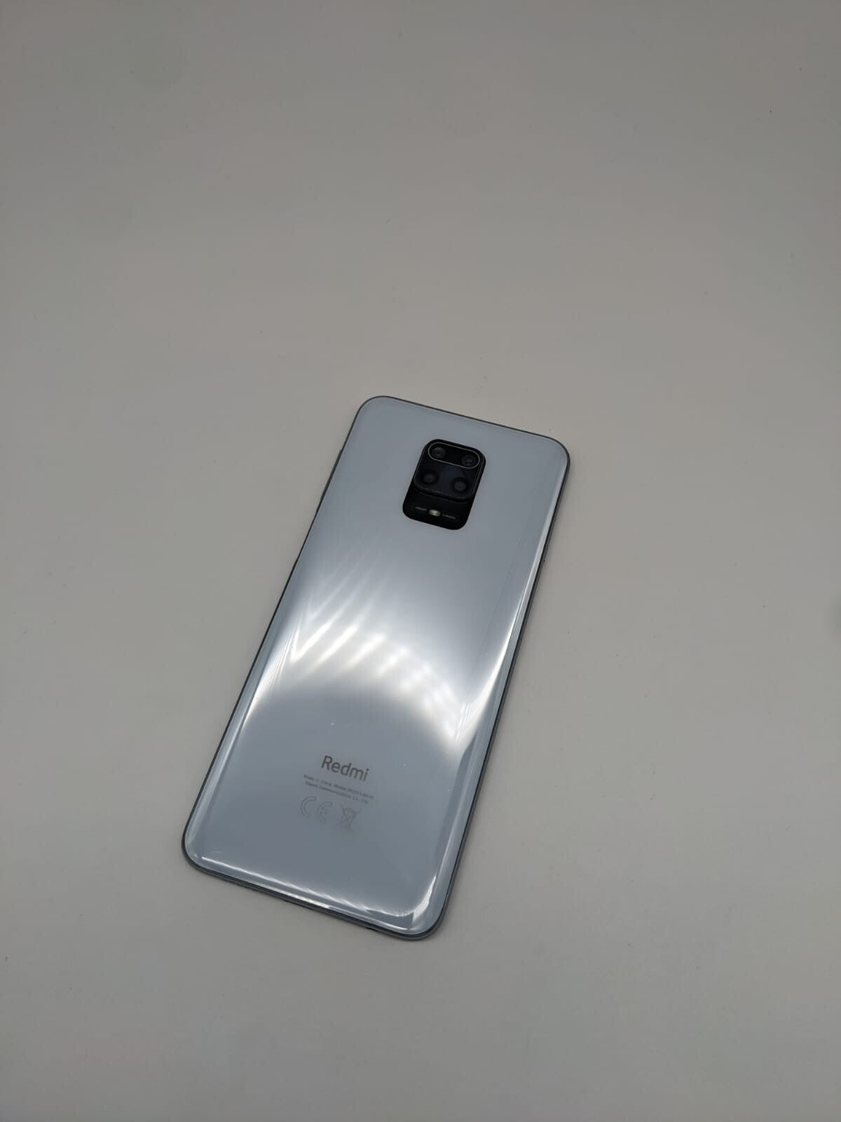 Xiaomi Redmi Note 9S Weiß Smartphone Teilespender | LÄDT/STARTET NICHT