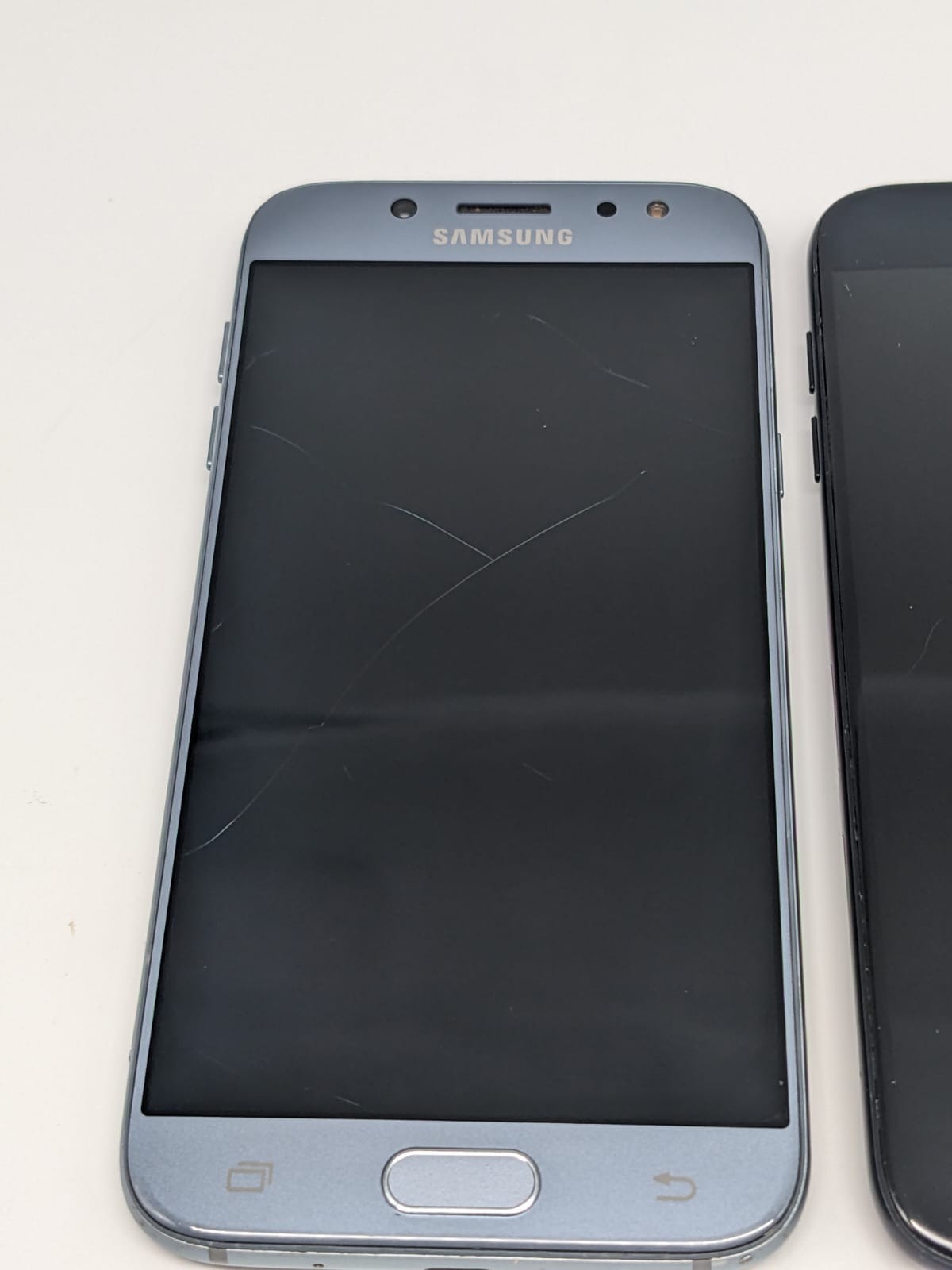 3x Samsung Galaxy J5 2017 SM-J530F/DS Teilespender Ersatzteile Konvolut Sammlung