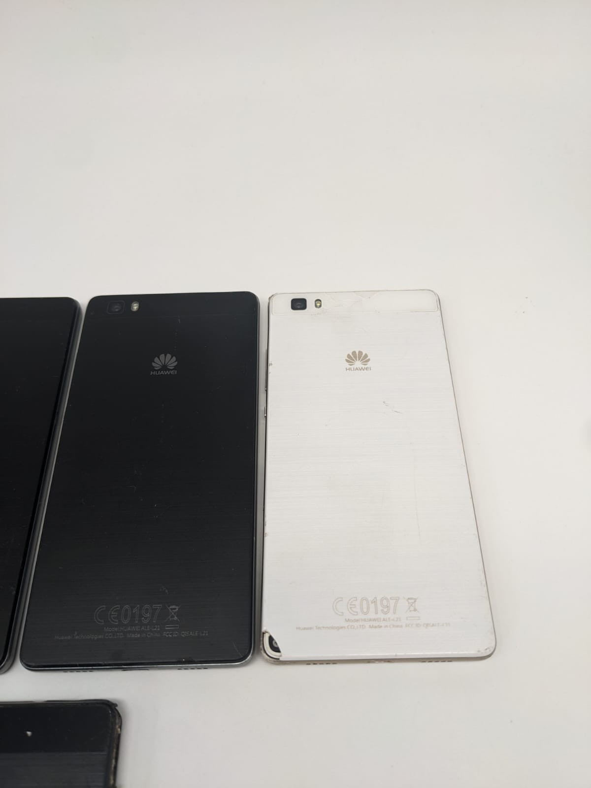 5x Huawei P8 Lite ALE-L21 Smartphone Teilespender Ersatzteile Konvolut Sammlung
