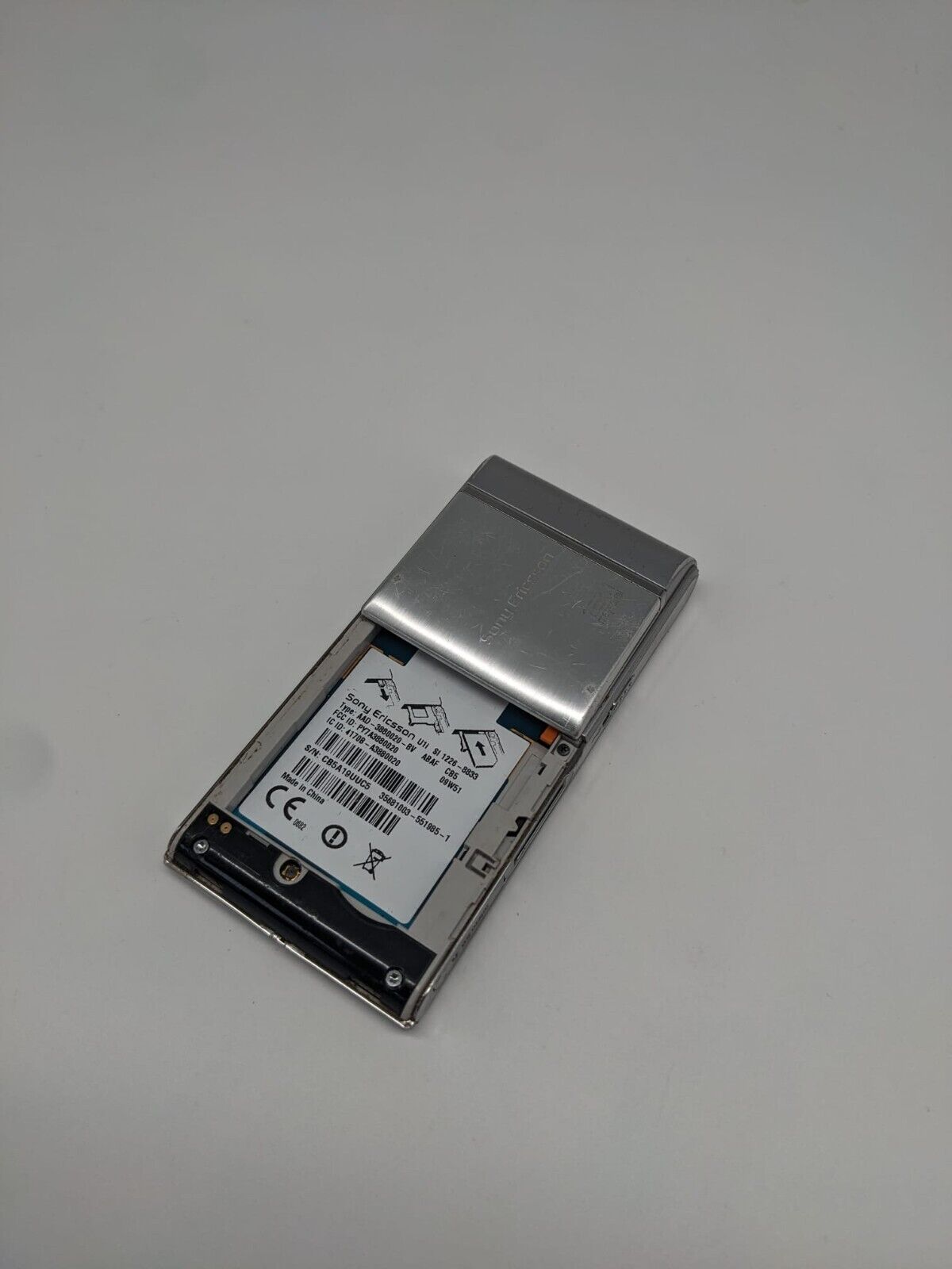 Sony Ericsson Satio U1i Silber Handy | HÄNGT IM STARTVORGANG