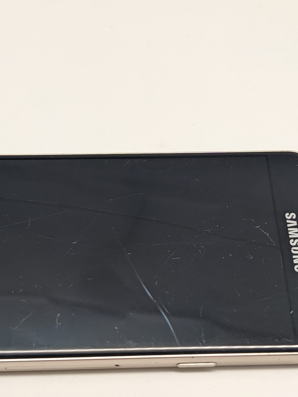 Samsung Galaxy A3 2016 SM-A310F 16GB Schwarz Gold | OHNE SIMLOCK