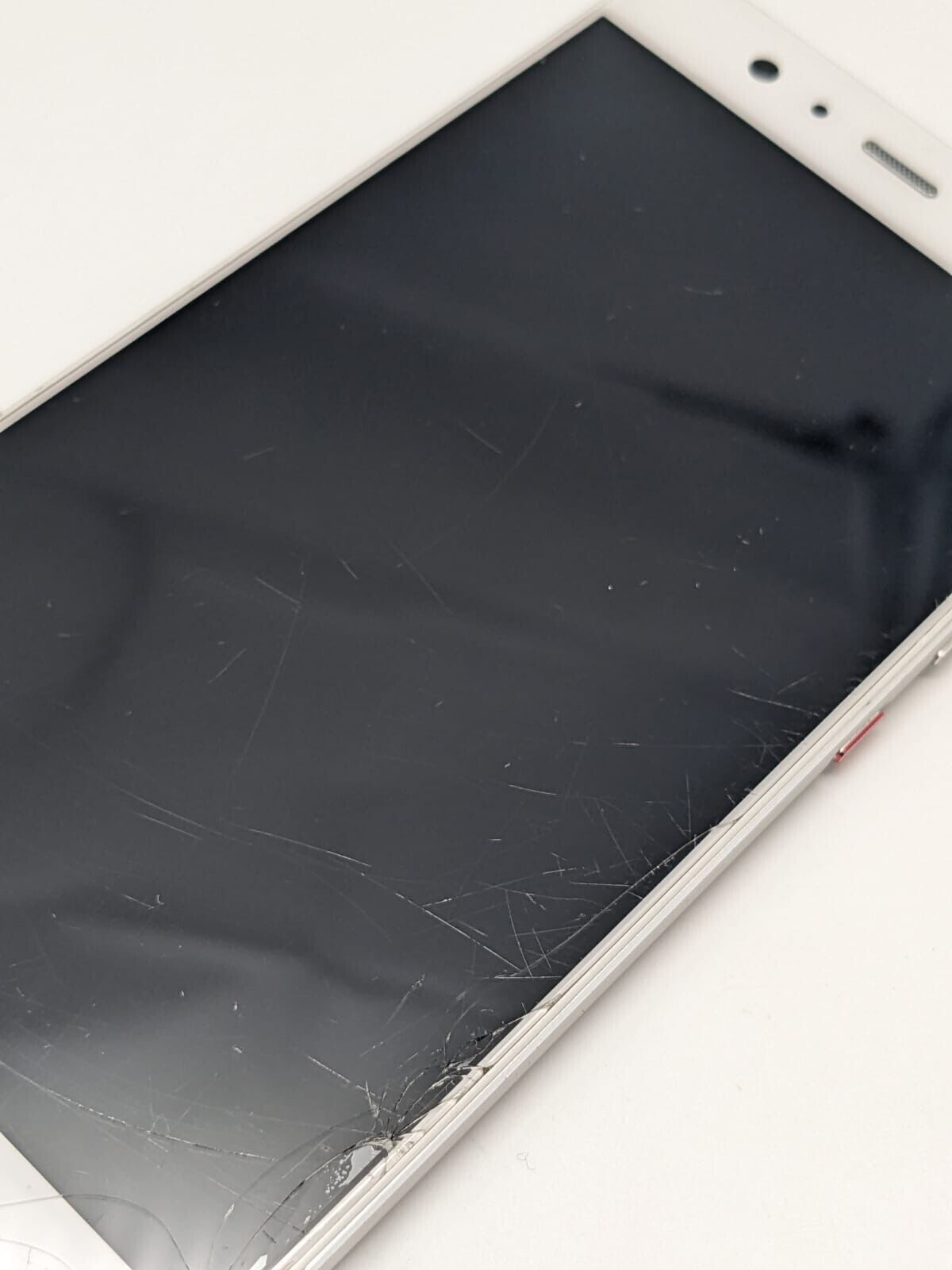 Huawei P10 Plus VKY-L09 Weiß Teilespender | LÄDT/STARTET NICHT