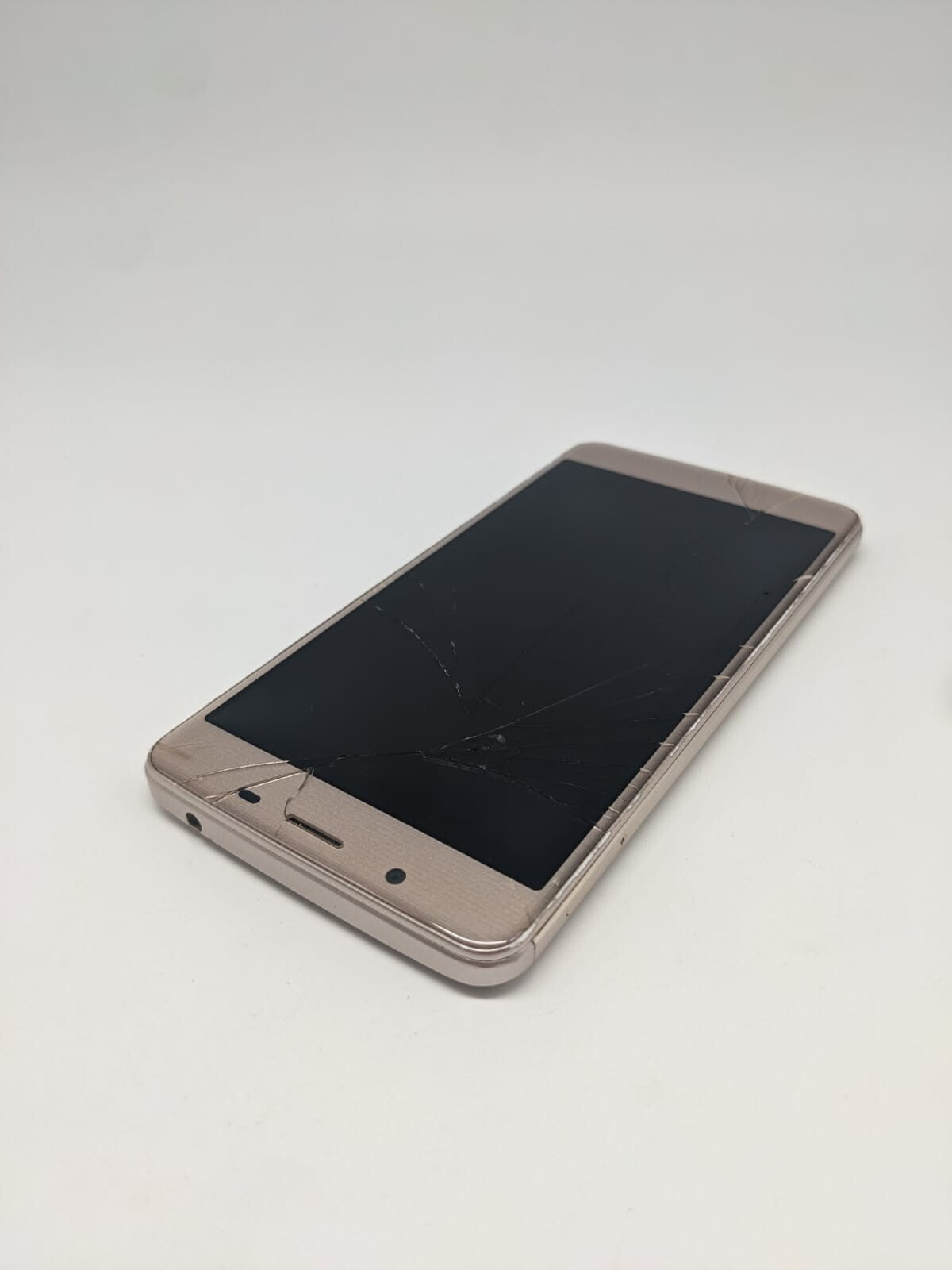 Blackview P2 Gold Smartphone Teilespender Ersatzteile | LÄDT/STARTET NICHT