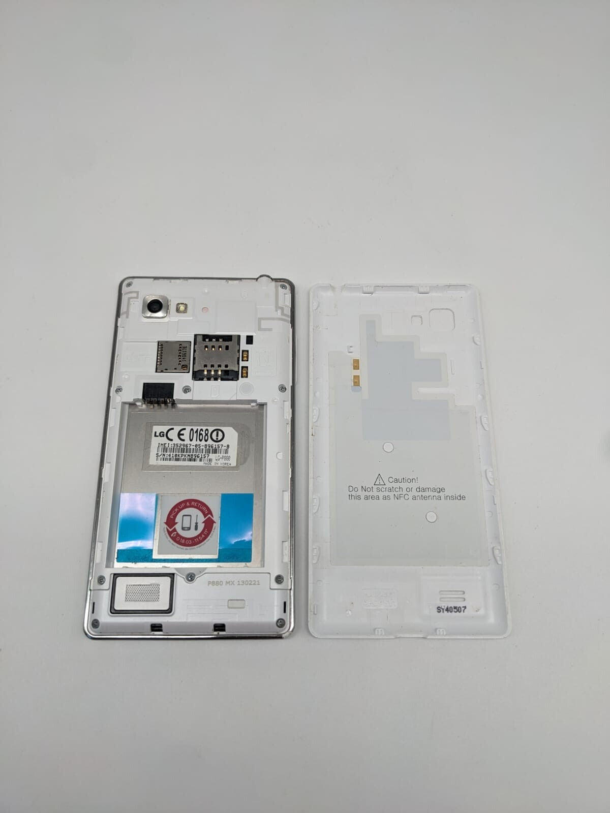 LG  Optimus 4X HD P880 Weiß Smartphone | OHNE AKKU | LÄDT/STARTET NICHT