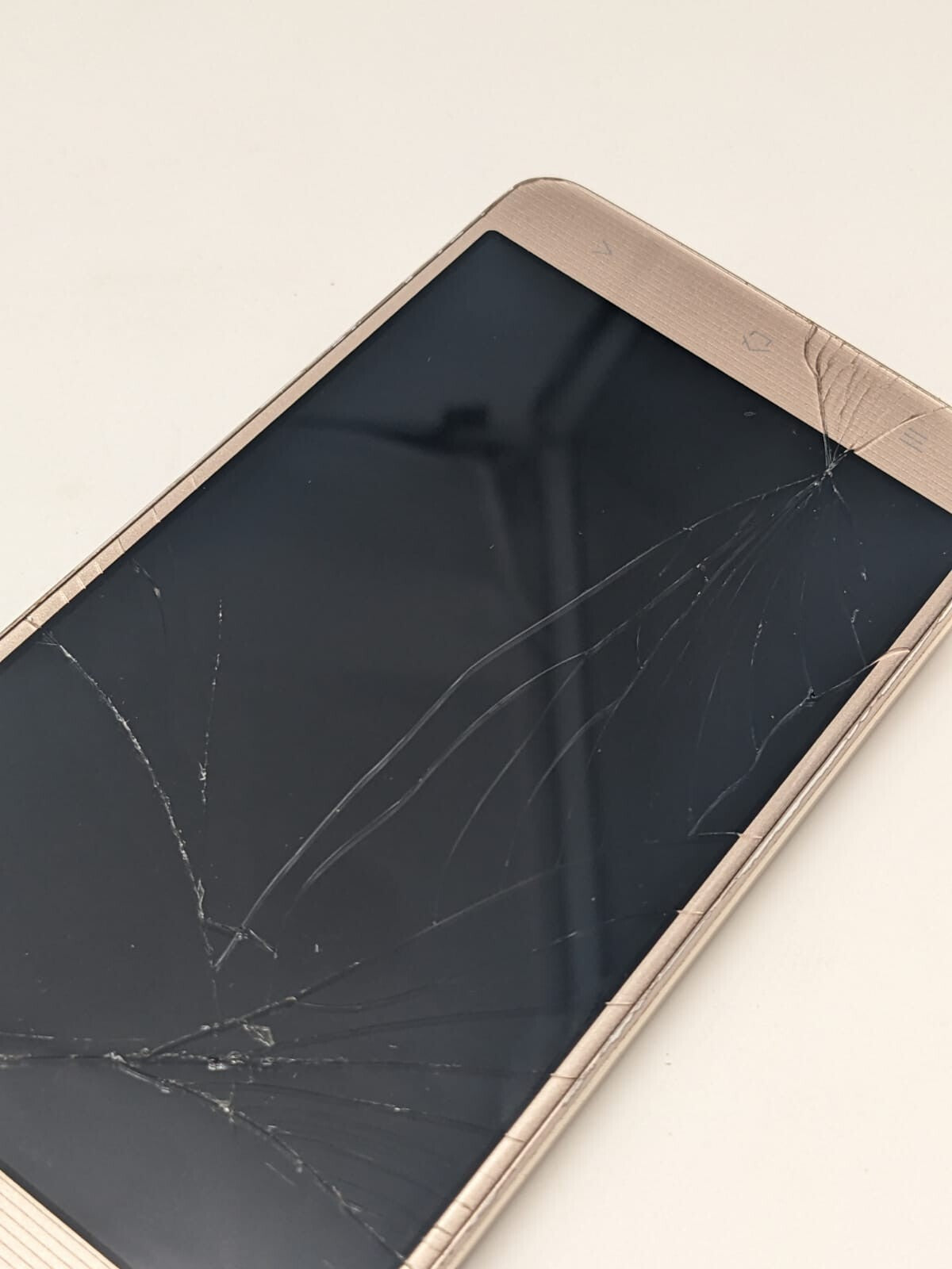 Blackview P2 Gold Smartphone Teilespender Ersatzteile | LÄDT/STARTET NICHT