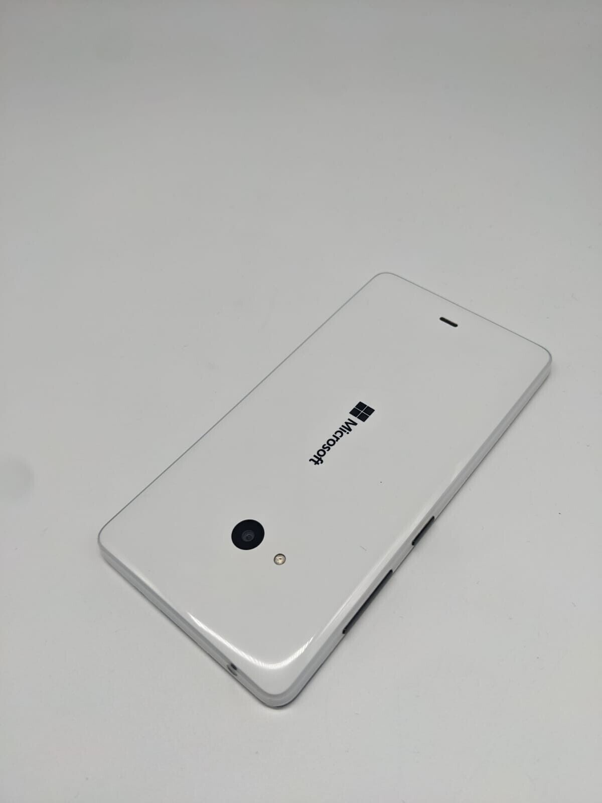 Microsoft Lumia 540 RM-1141 Weiß Teilespender | OHNE AKKU | UNGETESTET