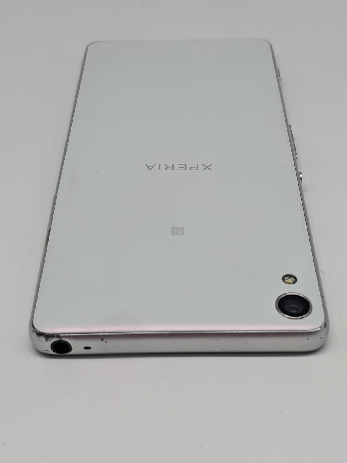 Sony Xperia XA Weiß F3111 Teilespender Ersatzteile | LÄDT/STARTET NICHT