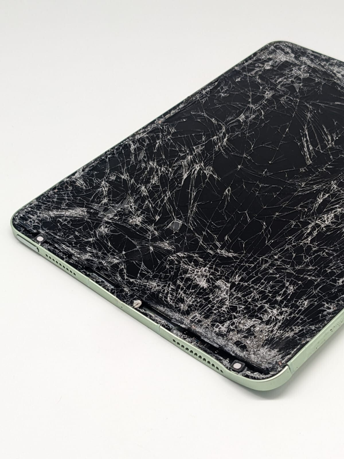 Apple iPad Air 4. Gen  A2072 Silber Teilespender Ersatzteile | STARK BESCHÄDIGT