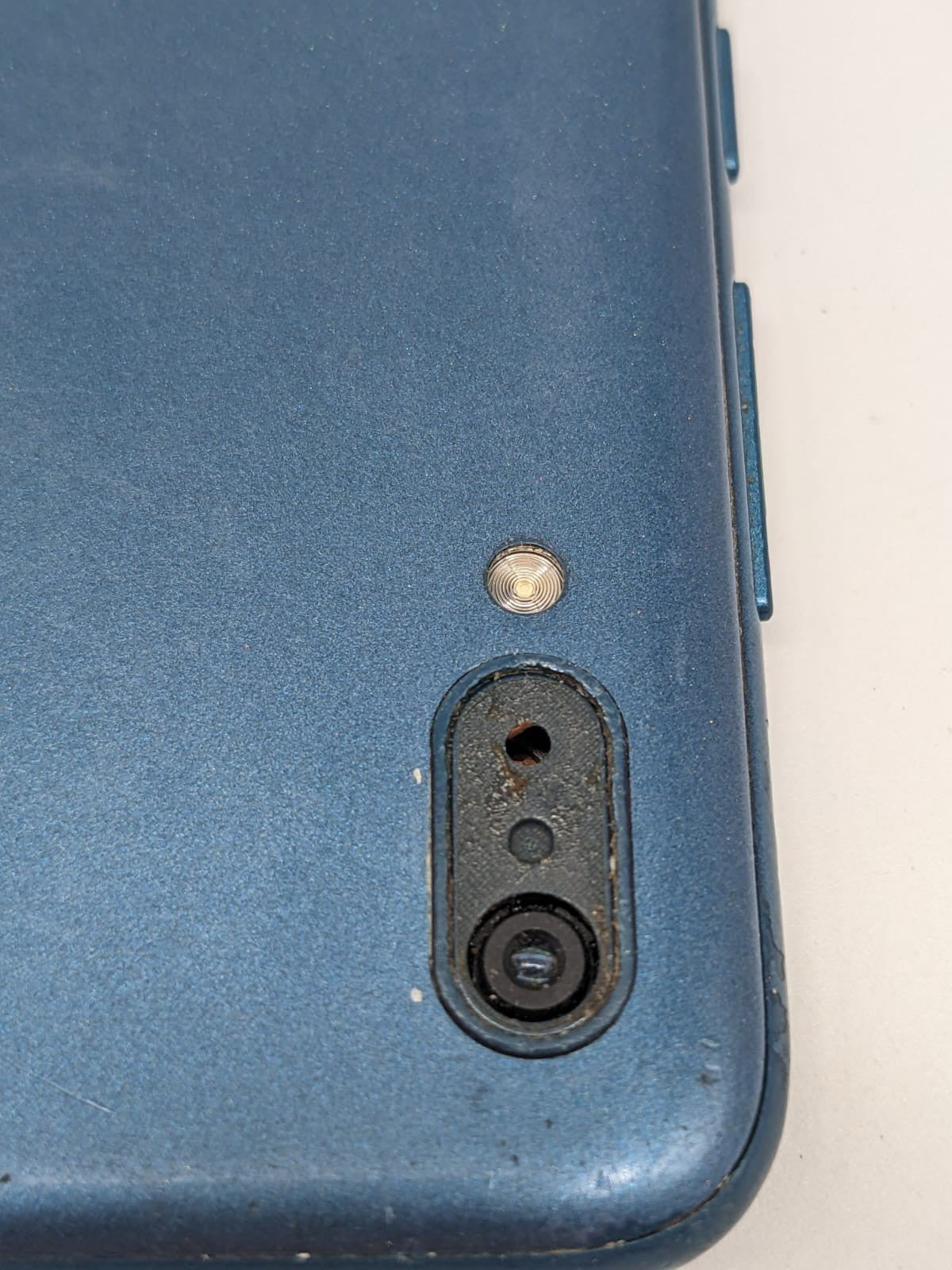 Huawei Y6 2019 Blau Smartphone Teilespender Ersatzteile | LÄDT/STARTET NICHT