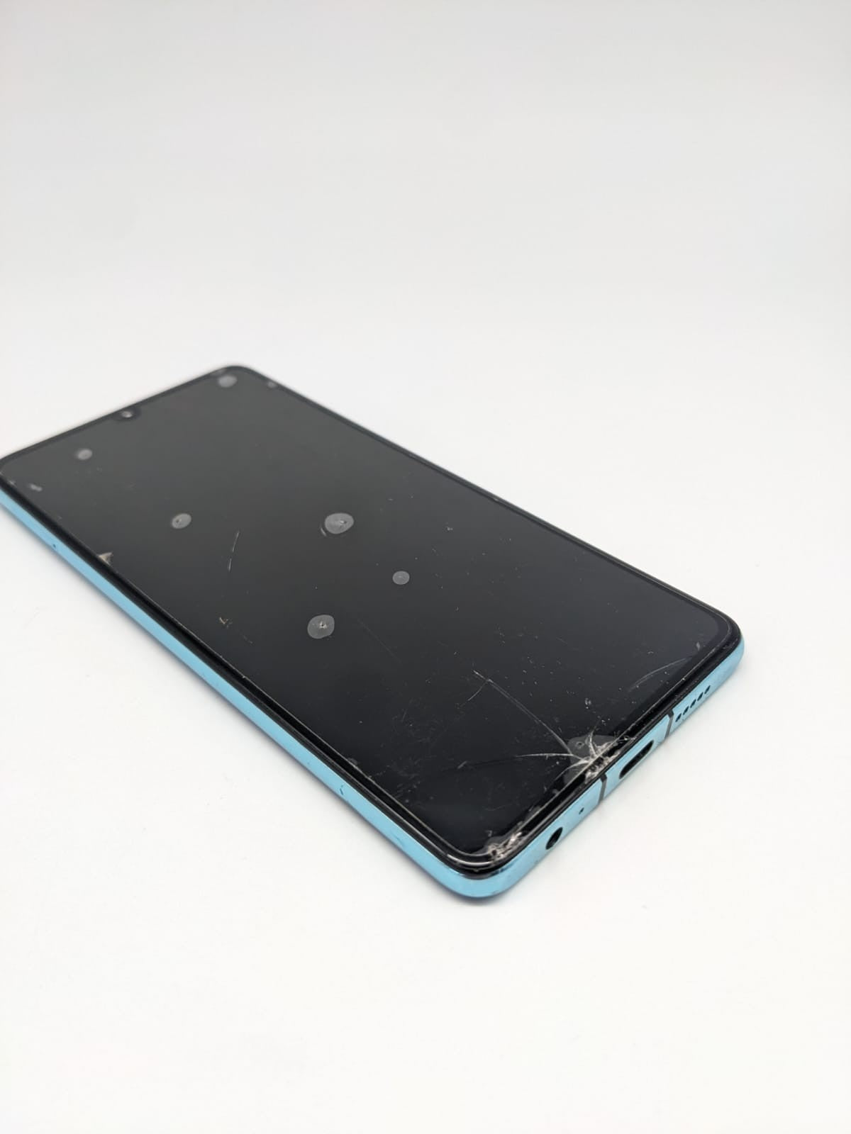 Huawei P30 ELE-L29 Smartphone Blau Teilespender | LÄDT/STARTET NICHT