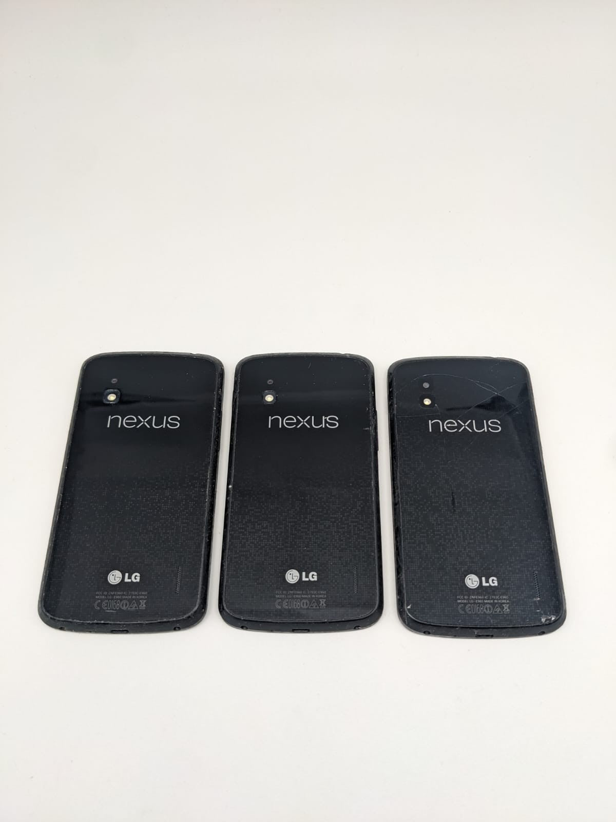3x LG Google Nexus 4 E960 Schwarz Teilespender Ersatzteile | LÄDT/STARTET NICHT