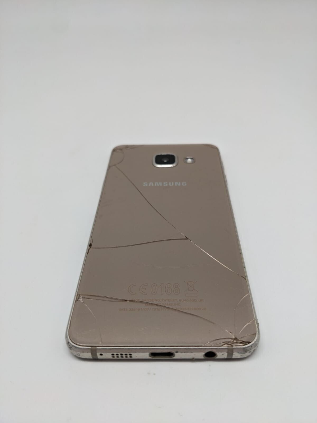 Samsung Galaxy A3 Gold SM-A300F | STARTET JEDOCH IST DAS DISPLAY DEFEKT