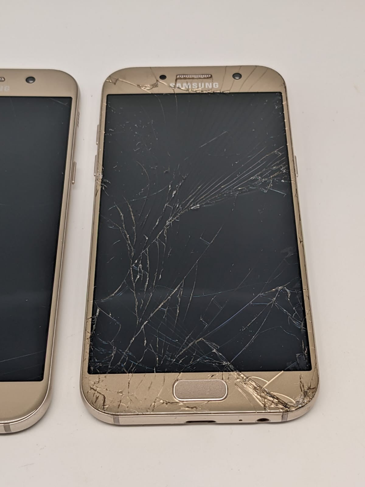 3x Samsung Galaxy A5 SM-A520F Teilespender Ersatzteile Konvolut Sammlung Posten