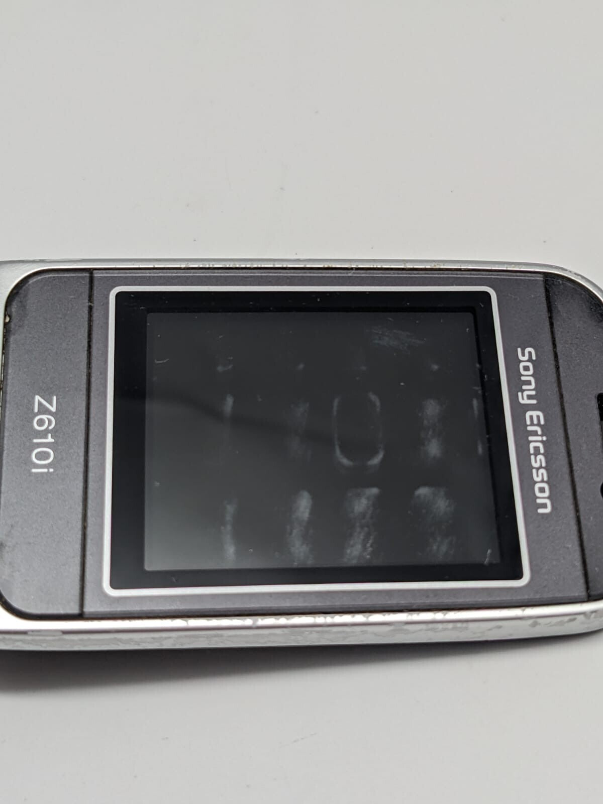 Sony Ericsson Z610i Grau Klapphandy | OHNE AKKU | OHNE SIMLOCK