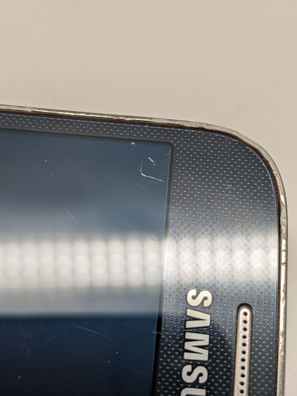 Samsung Galaxy S4 mini GT-i9195 | OHNE AKKU | LÄDT/STARTET NICHT