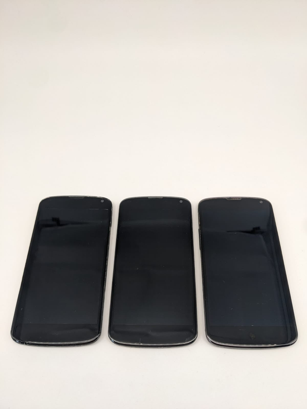 3x LG Google Nexus 4 E960 Schwarz Teilespender Ersatzteile | LÄDT/STARTET NICHT