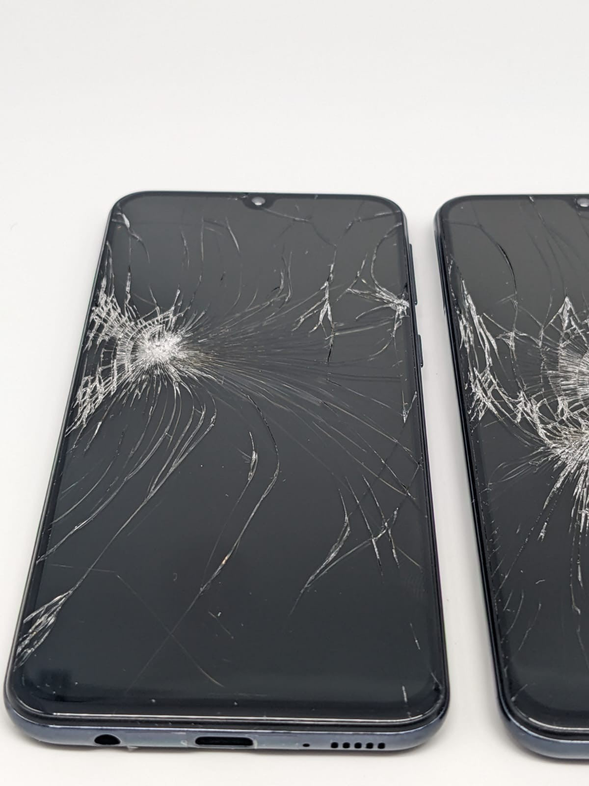 4x Samsung Galaxy A40 SM-A405FN/DS Smartphone | LÄDT/STARTET NICHT