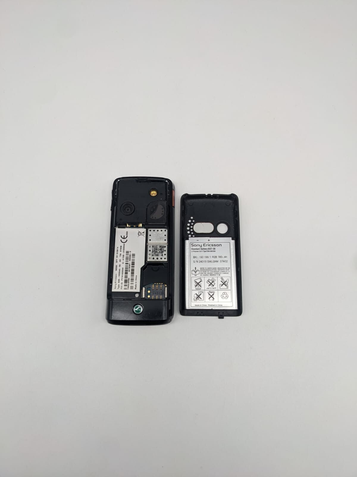 Sony Ericsson Walkman W200i Schwarz Handy Retro Vintage | OHNE SIMLOCK
