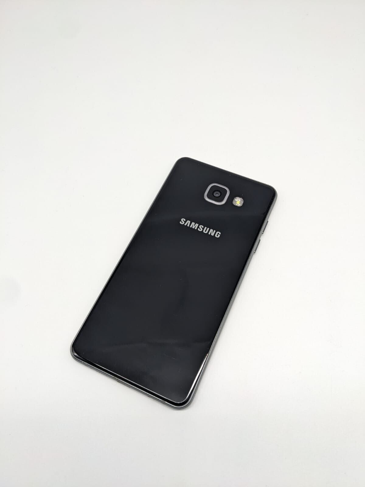 Samsung  Galaxy A5 SM-A510F Schwarz Teilespender | LÄDT/STARTET NICHT