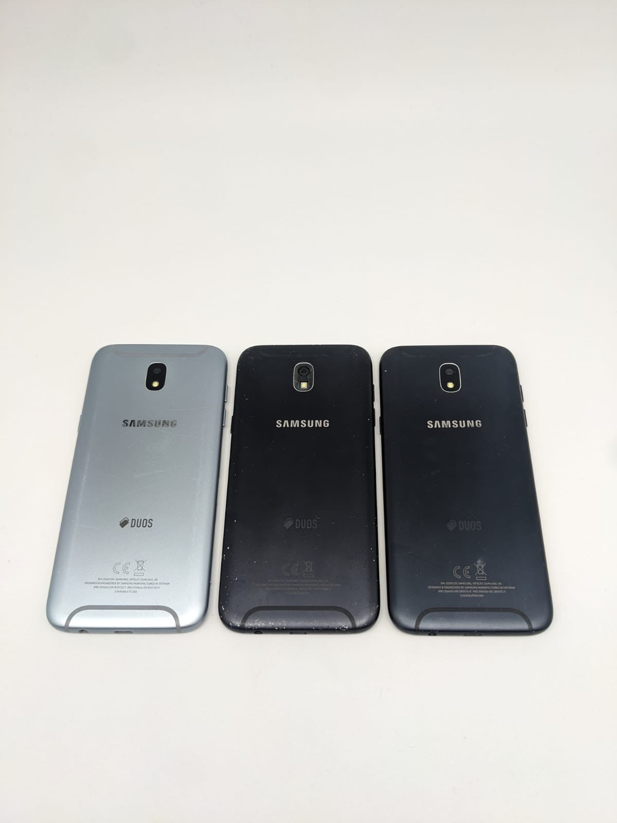 3x Samsung Galaxy J5 2017 SM-J530F/DS Teilespender Ersatzteile Konvolut Sammlung