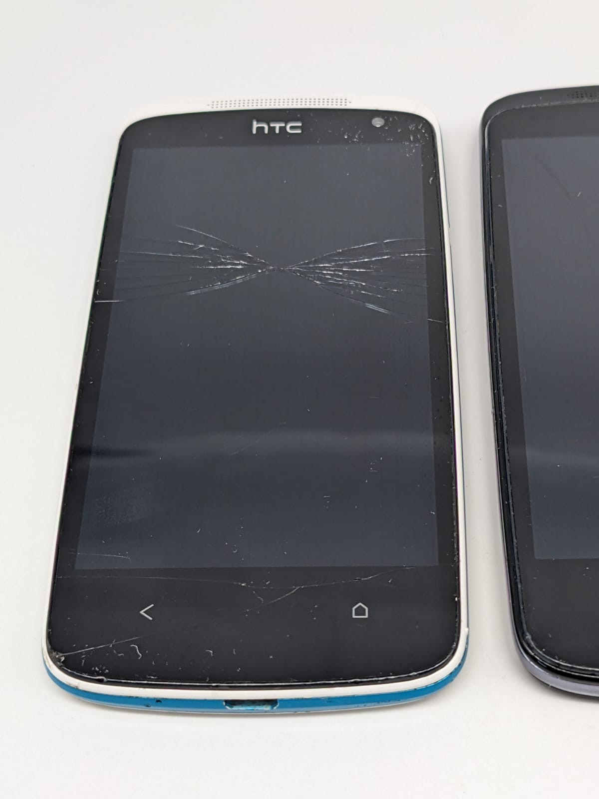 2x HTC Desire 500 Teilespender Ersatzteile Bastler | LÄDT/STARTET NICHT