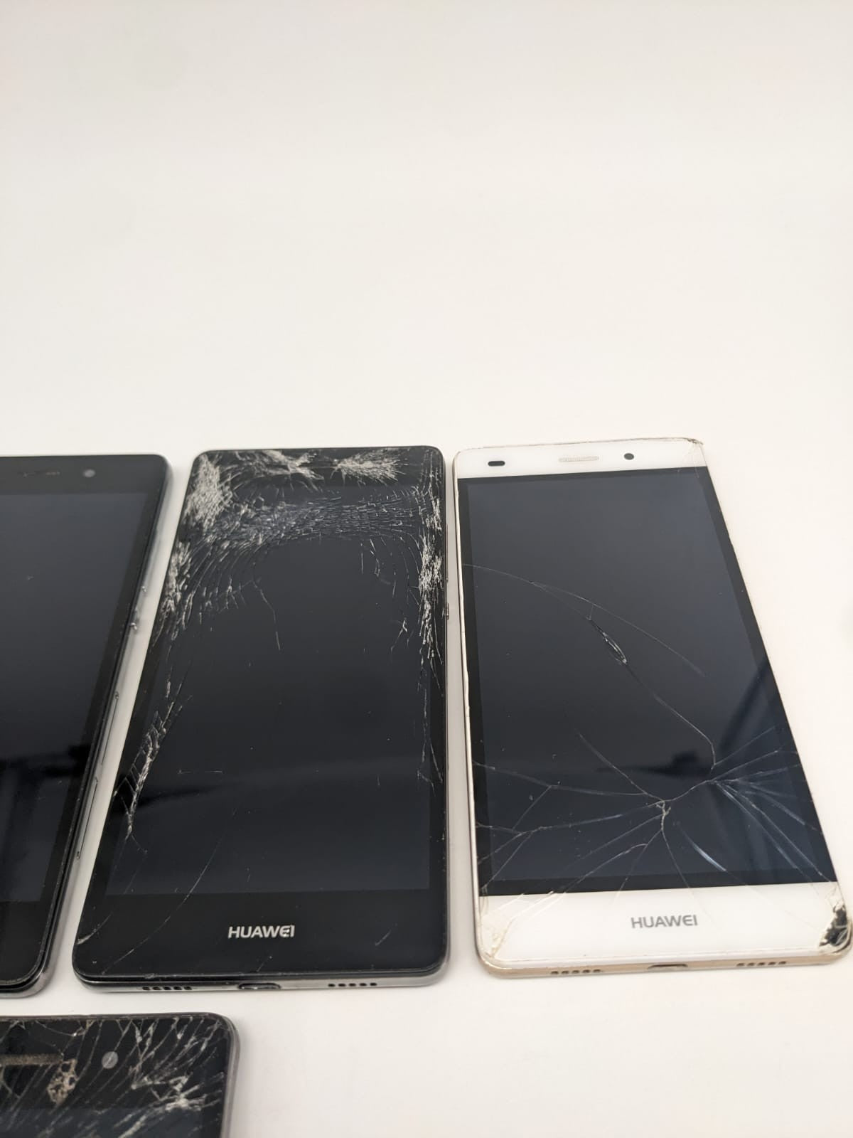 5x Huawei P8 Lite ALE-L21 Smartphone Teilespender Ersatzteile Konvolut Sammlung