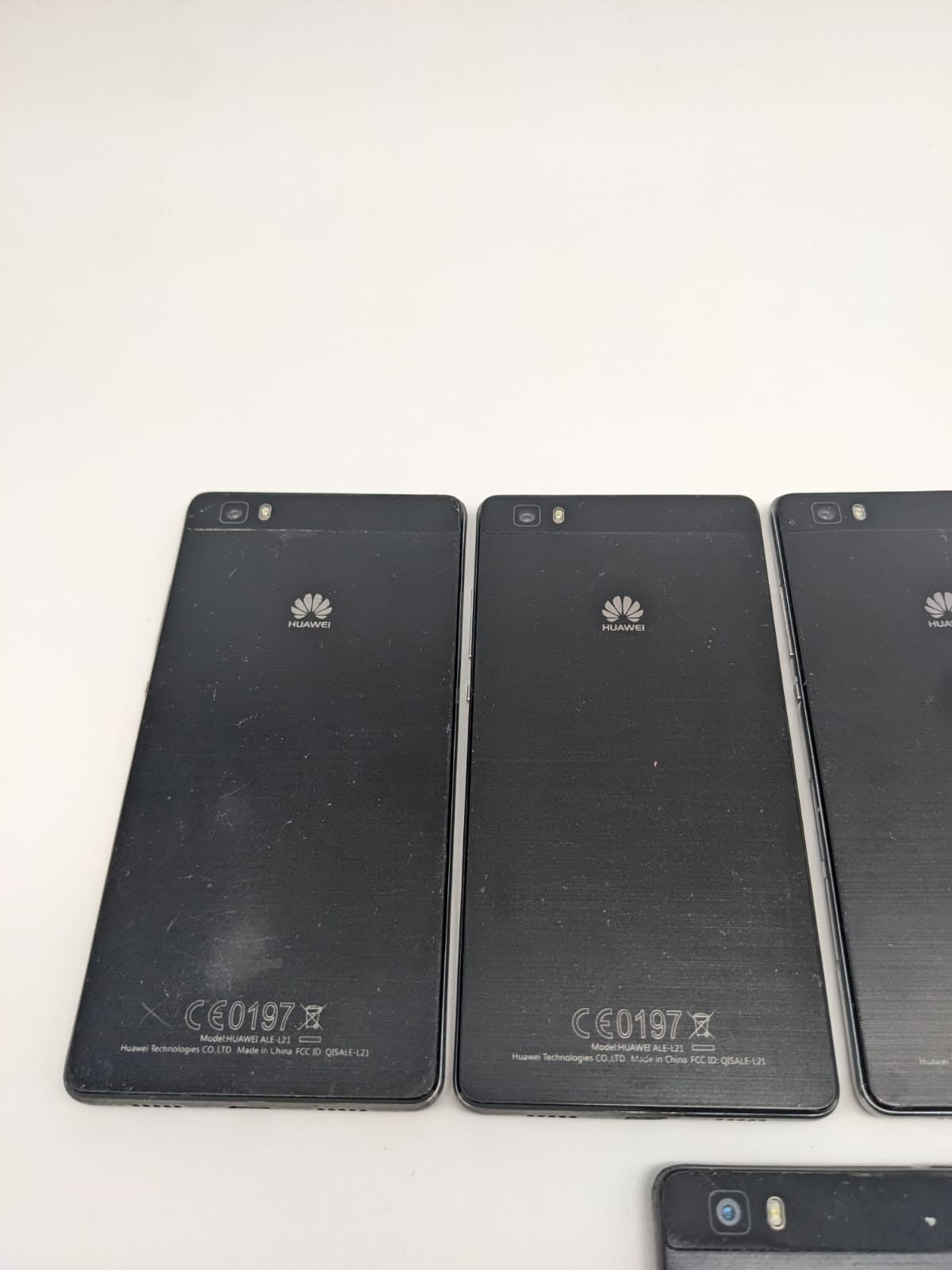 5x Huawei P8 Lite ALE-L21 Smartphone Teilespender Ersatzteile Konvolut Sammlung