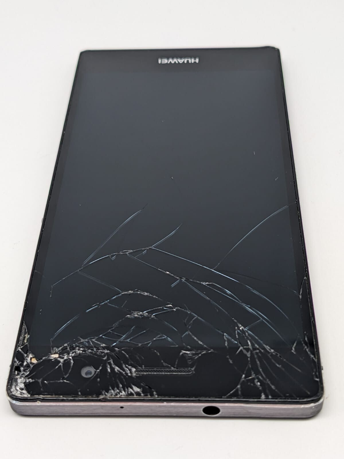 Huawei Ascend P7 Schwarz Teilespender Ersatzteile | DEFEKT