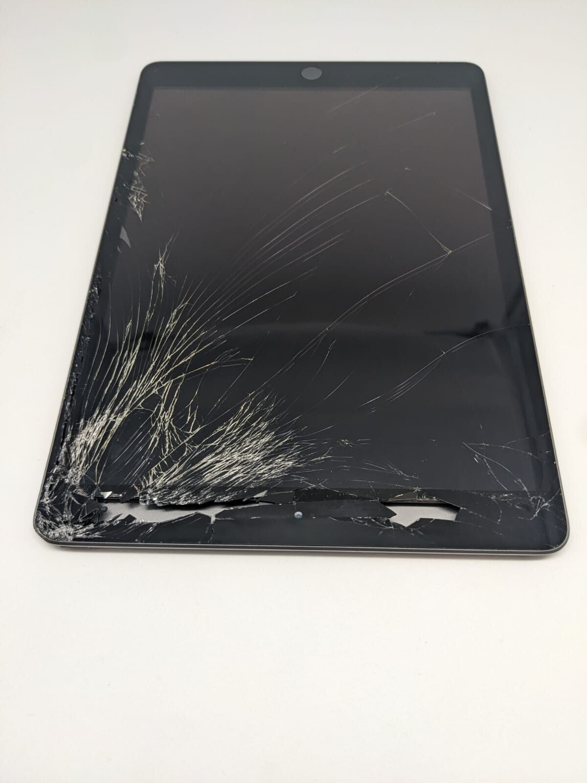 Apple iPad 7. Gen Schwarz A2197 Teilespender Ersatzteile | LÄDT/STARTET NICHT